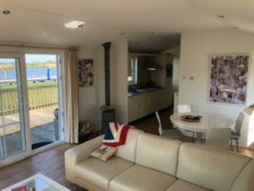Waterchalet Number 6 Recreationpark Yn'E Lijte Grou Met Ligplaats Boot Villa Exterior photo